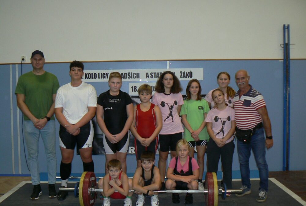 Mladí vzpěrači ve finále